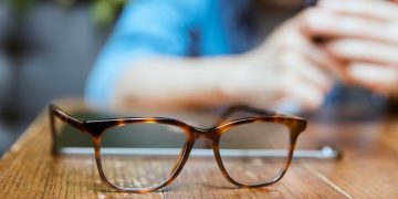 تصحيح الاستجماتيزم بالنظارات الطبية